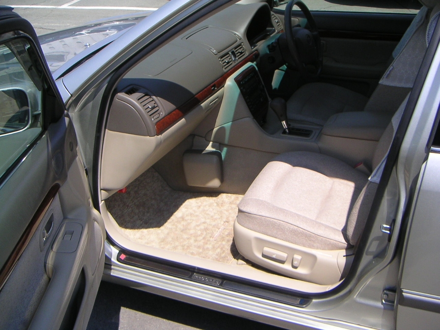 1998 Toyota Progres Images