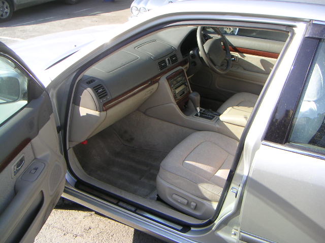 2000 Toyota Progres Photos