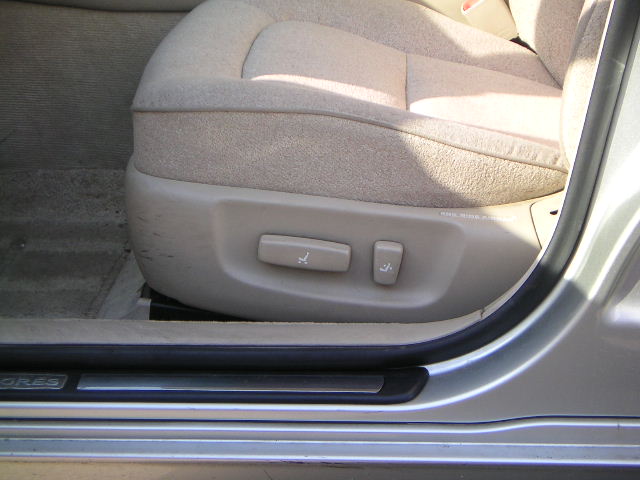 2000 Toyota Progres Photos
