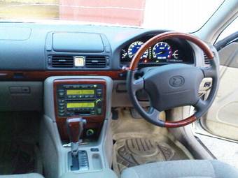 2002 Toyota Progres Photos
