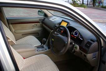 2003 Toyota Progres Pictures