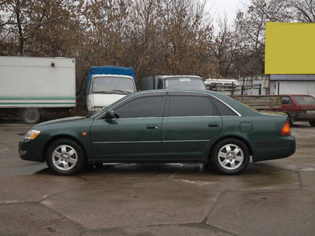 2000 Toyota Pronard