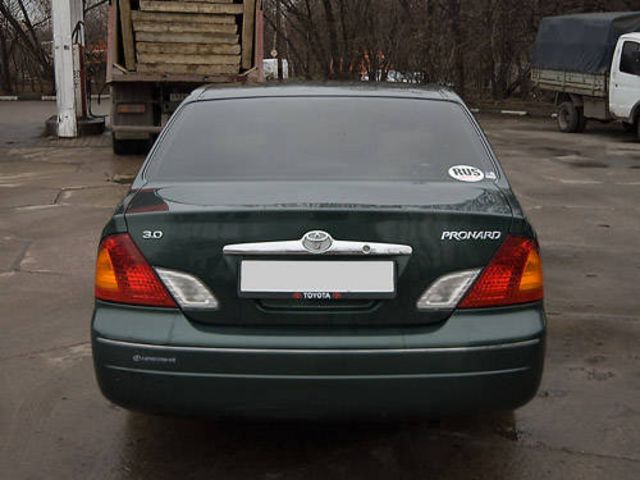 2000 Toyota Pronard