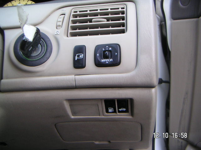2000 Toyota Pronard Photos