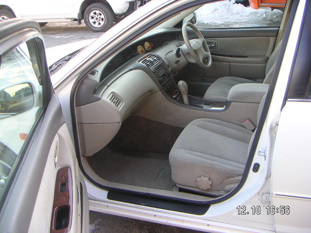 2000 Toyota Pronard Pictures