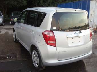 2005 Toyota Ractis Pics