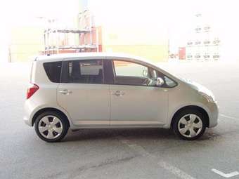 2005 Toyota Ractis Photos