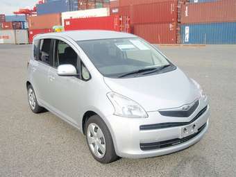 2005 Toyota Ractis Pics