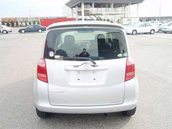 2005 Toyota Ractis Photos