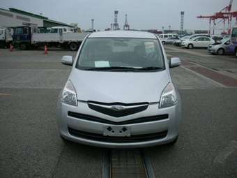 2005 Toyota Ractis Images