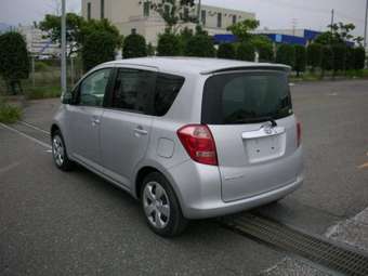 2005 Toyota Ractis Pictures
