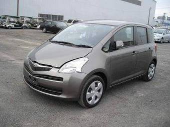 2005 Toyota Ractis Pics