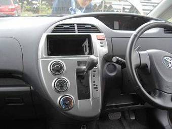 2005 Toyota Ractis Photos