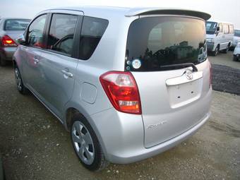 2005 Toyota Ractis Pictures