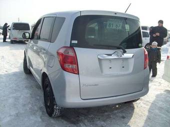 2005 Toyota Ractis Pictures