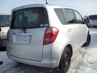 2005 Toyota Ractis Pictures