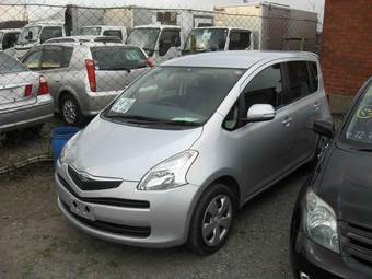 2005 Toyota Ractis Pictures