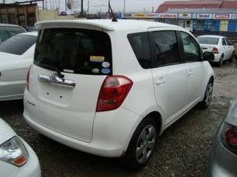 2005 Toyota Ractis Photos