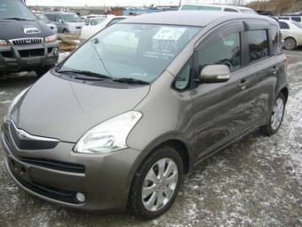 2005 Toyota Ractis Photos