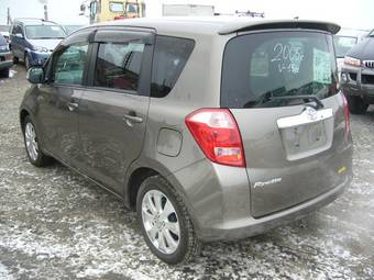 2005 Toyota Ractis Pictures