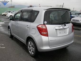 2005 Toyota Ractis Pictures