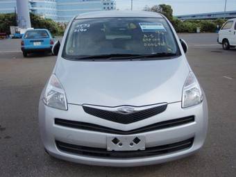 2005 Toyota Ractis Images