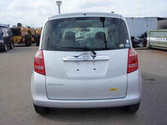 2005 Toyota Ractis Pictures