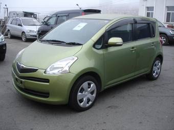 2005 Toyota Ractis Pictures