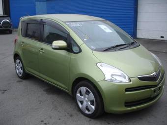 2005 Toyota Ractis Photos