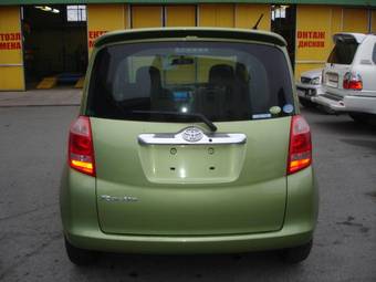 2005 Toyota Ractis Photos