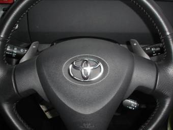 2005 Toyota Ractis Images