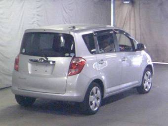 2005 Toyota Ractis Pics
