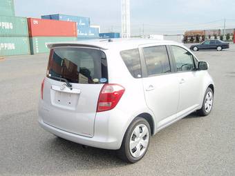 2005 Toyota Ractis Pictures