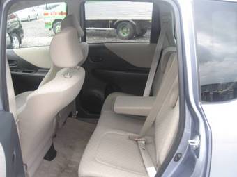 2005 Toyota Ractis Pictures