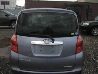 2005 Toyota Ractis Photos