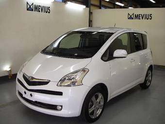 2005 Toyota Ractis Pictures