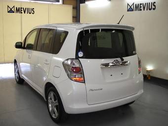 2005 Toyota Ractis Pics