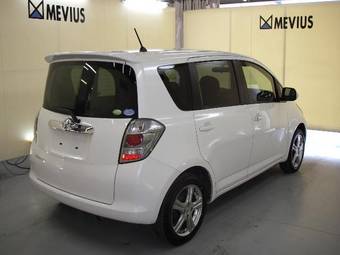 2005 Toyota Ractis Pictures
