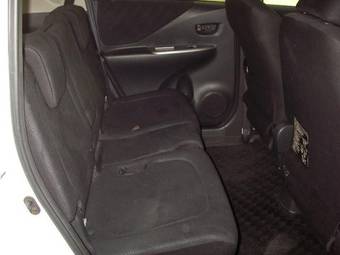 2005 Toyota Ractis Photos