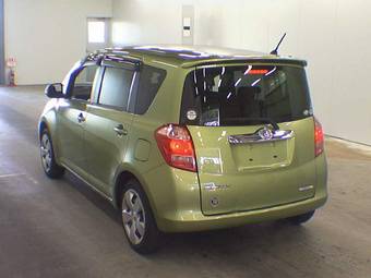 2005 Toyota Ractis Pictures