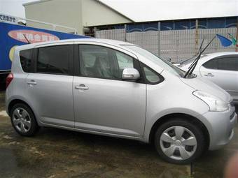 2005 Toyota Ractis Photos