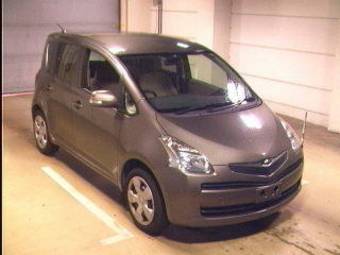 2005 Toyota Ractis Pictures