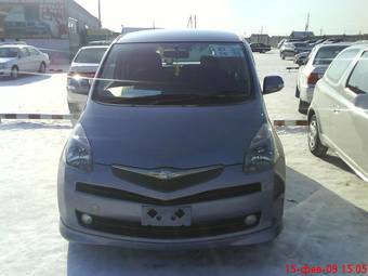 2005 Toyota Ractis Pictures