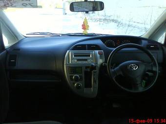 2005 Toyota Ractis Photos