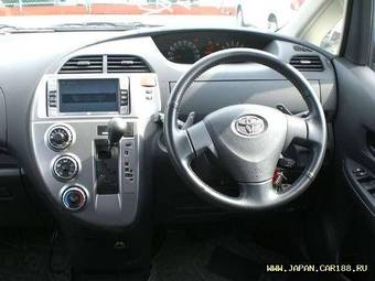 2005 Toyota Ractis Photos