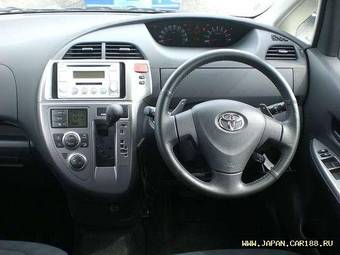 2005 Toyota Ractis Pictures