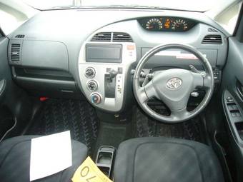 2005 Toyota Ractis Pictures
