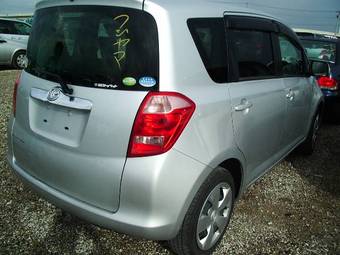 2005 Toyota Ractis Pics