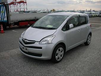 2005 Toyota Ractis Pictures