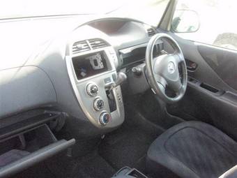 2005 Toyota Ractis Pictures
